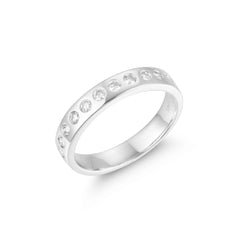 Chic Bezel Ring